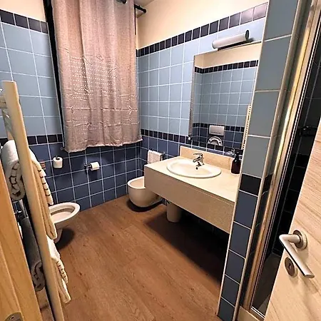 Confidence Hotel 3*